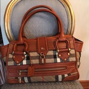 Burberry manor bag